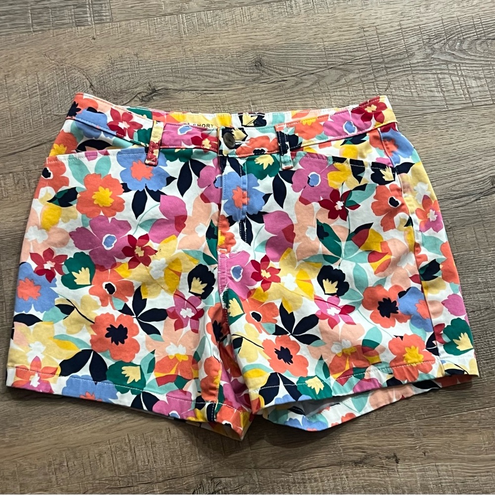 ST John’s bay size 8 floral Multi-Color Women's Cotton Shorts 5”
